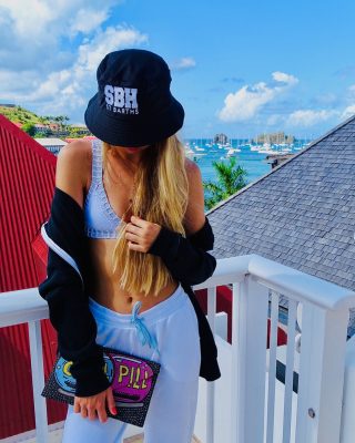 Life is too sweet 🧸☀️

•
•
•
•

#freeinstbarth #clothes #free #localbrand #stbarth #sbh #buckethat #black #swimsuit #sweatpants #pouch #enjoy #view #gustavia #caribbean